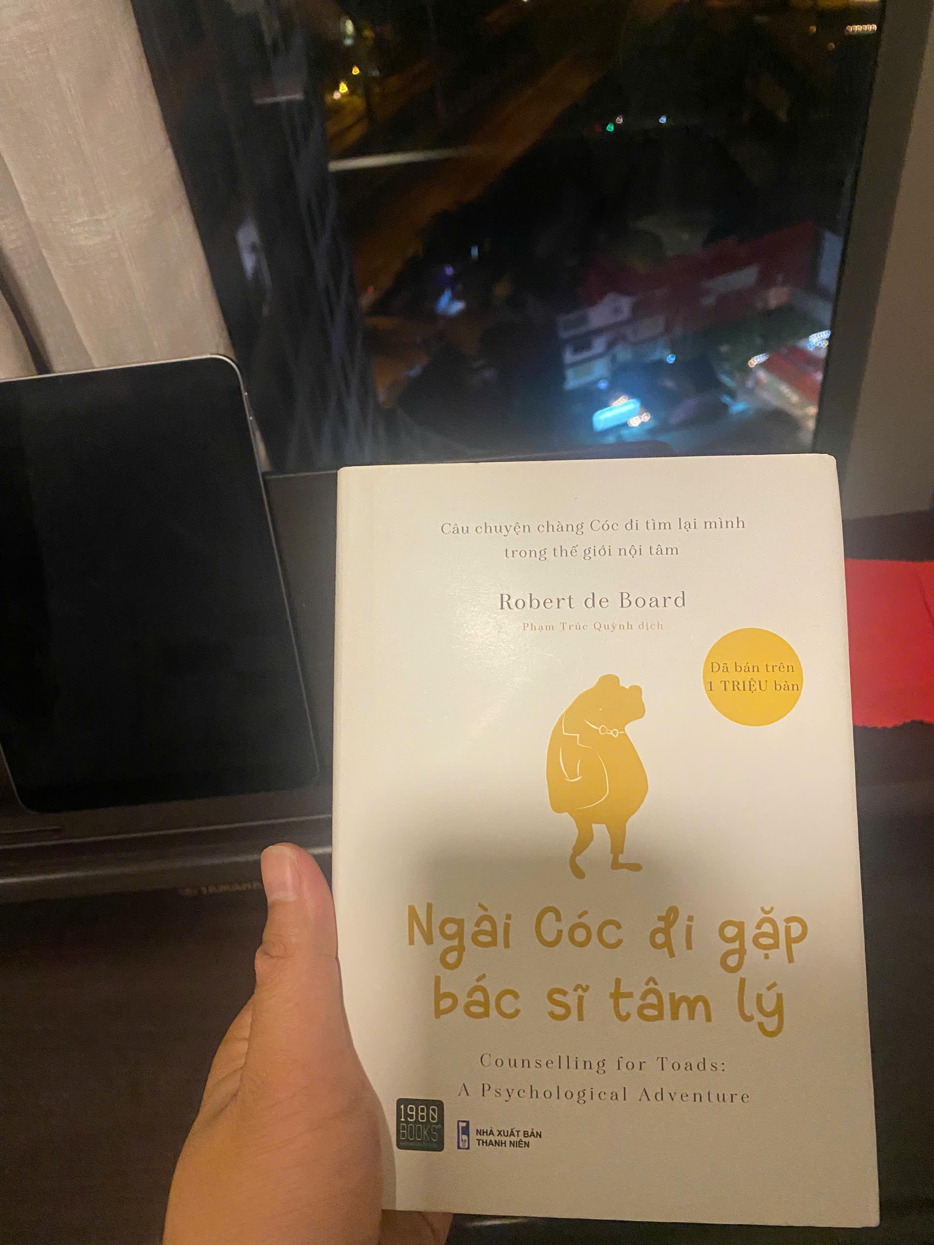 Giữa những thời đại đang vỡ vụn, đâu là món quà quý nhất ta có thể trao con?